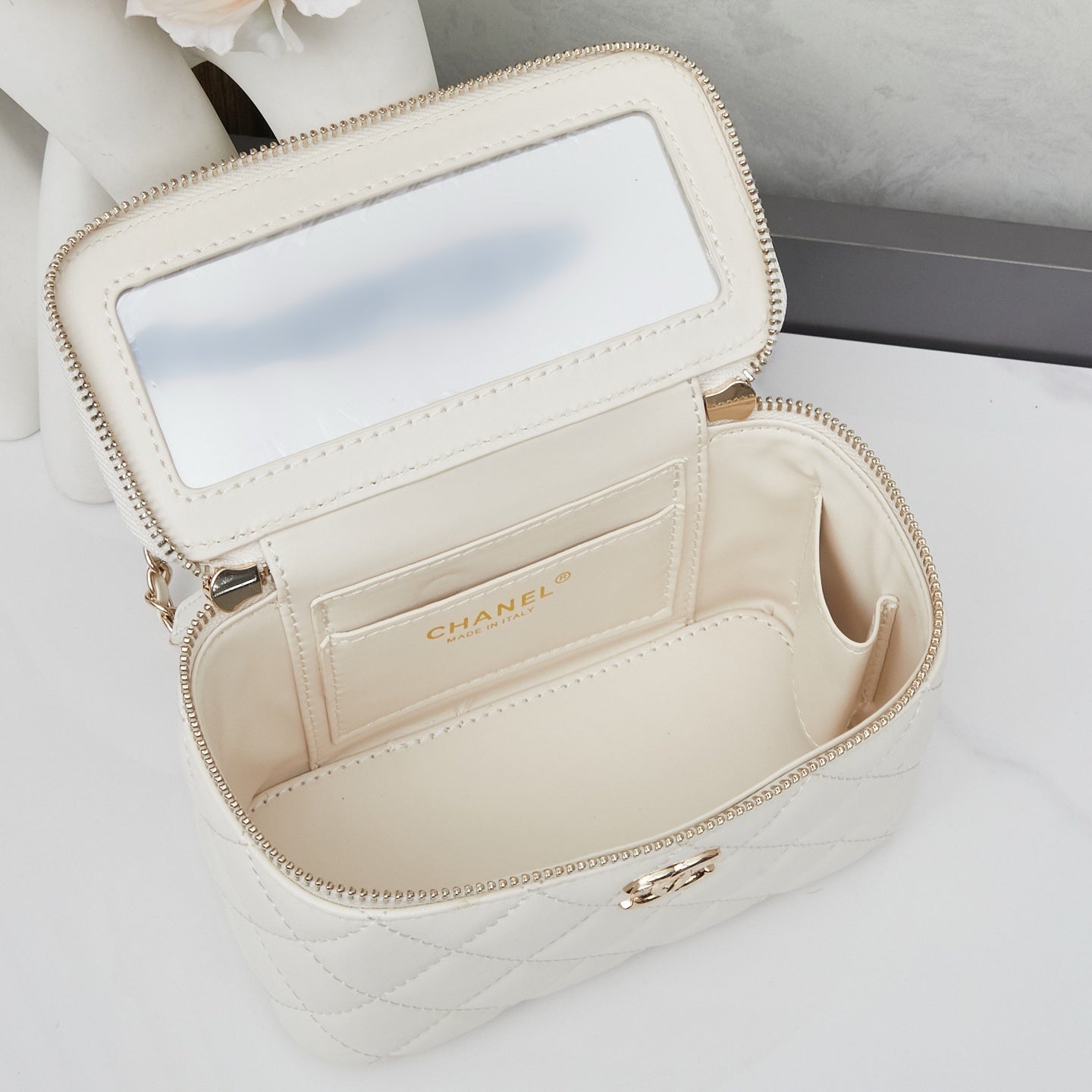 The Ivy makeup bag