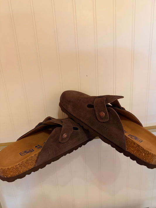 The clog shoes