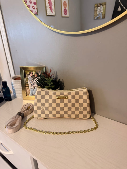 The Amelia purse