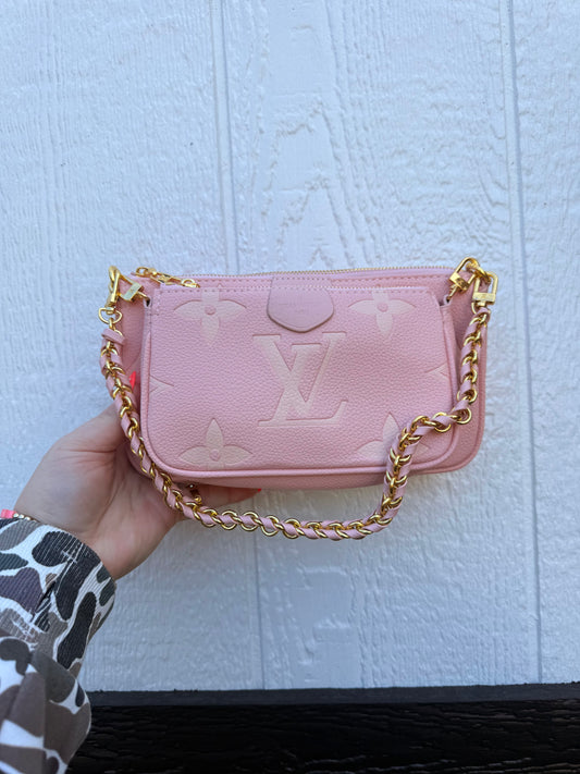 The pink purse