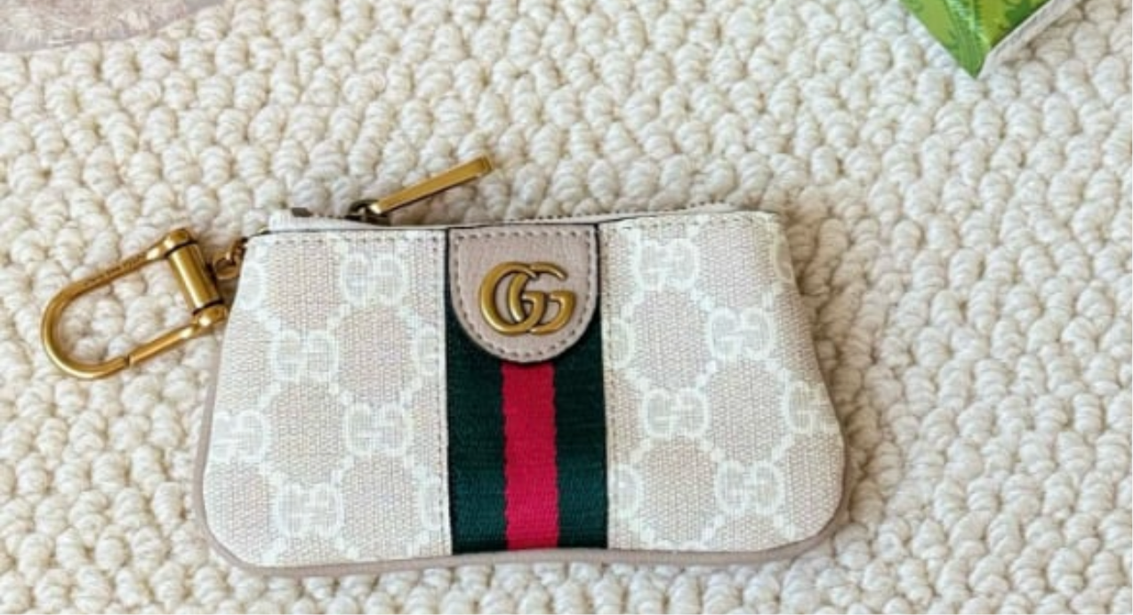 Tiny GG wallets