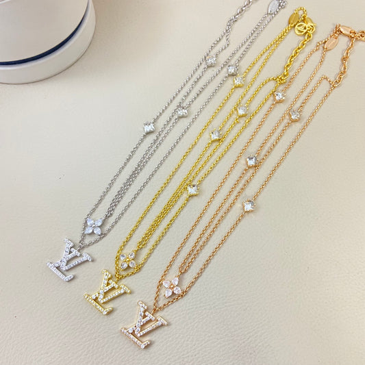 The Lily necklace