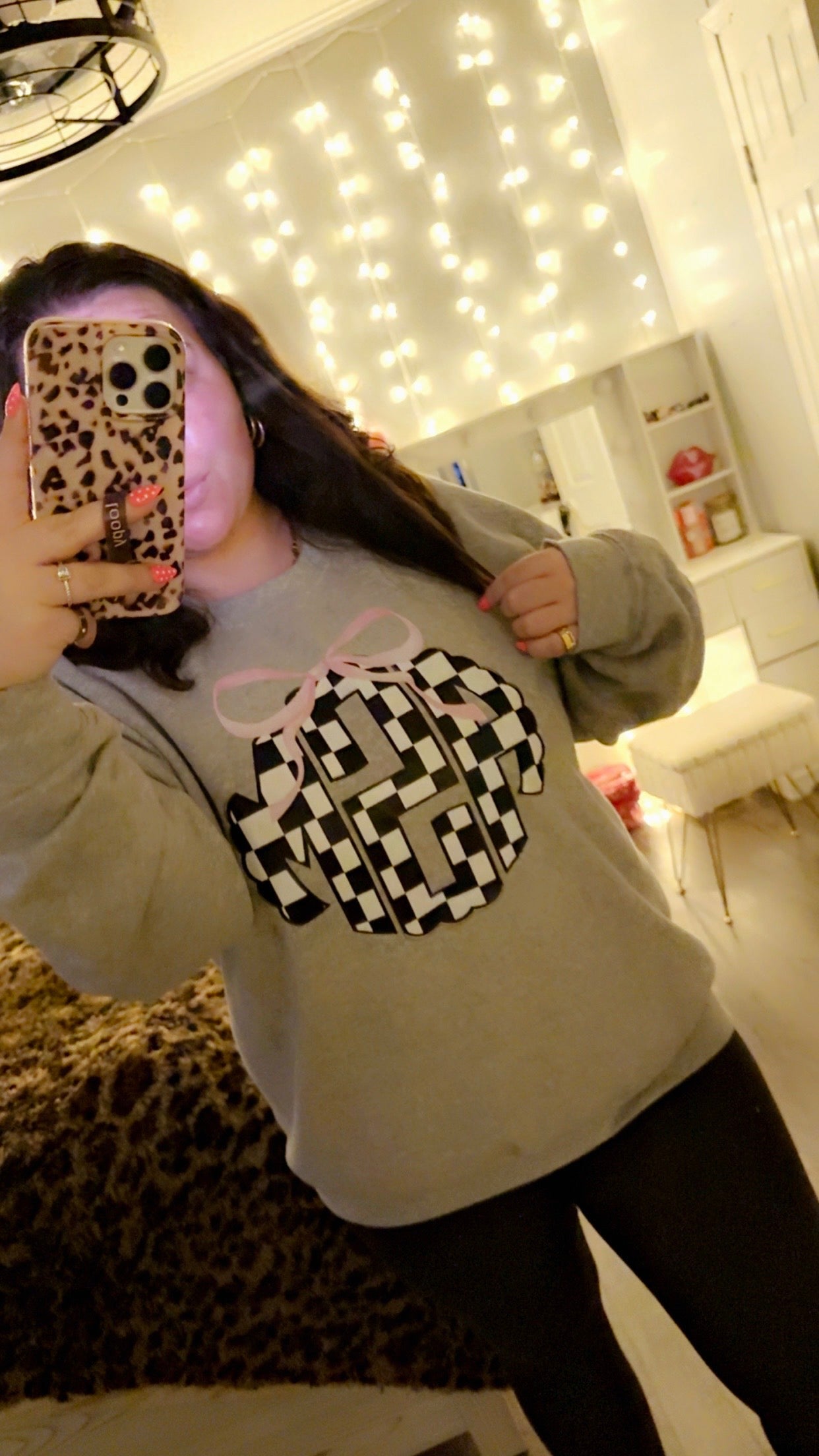 Pink bow & checkered monogram