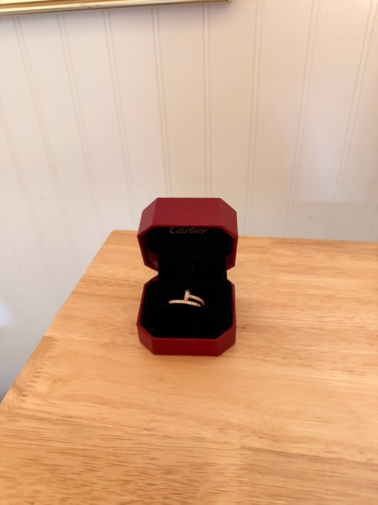 The Izzy Ring