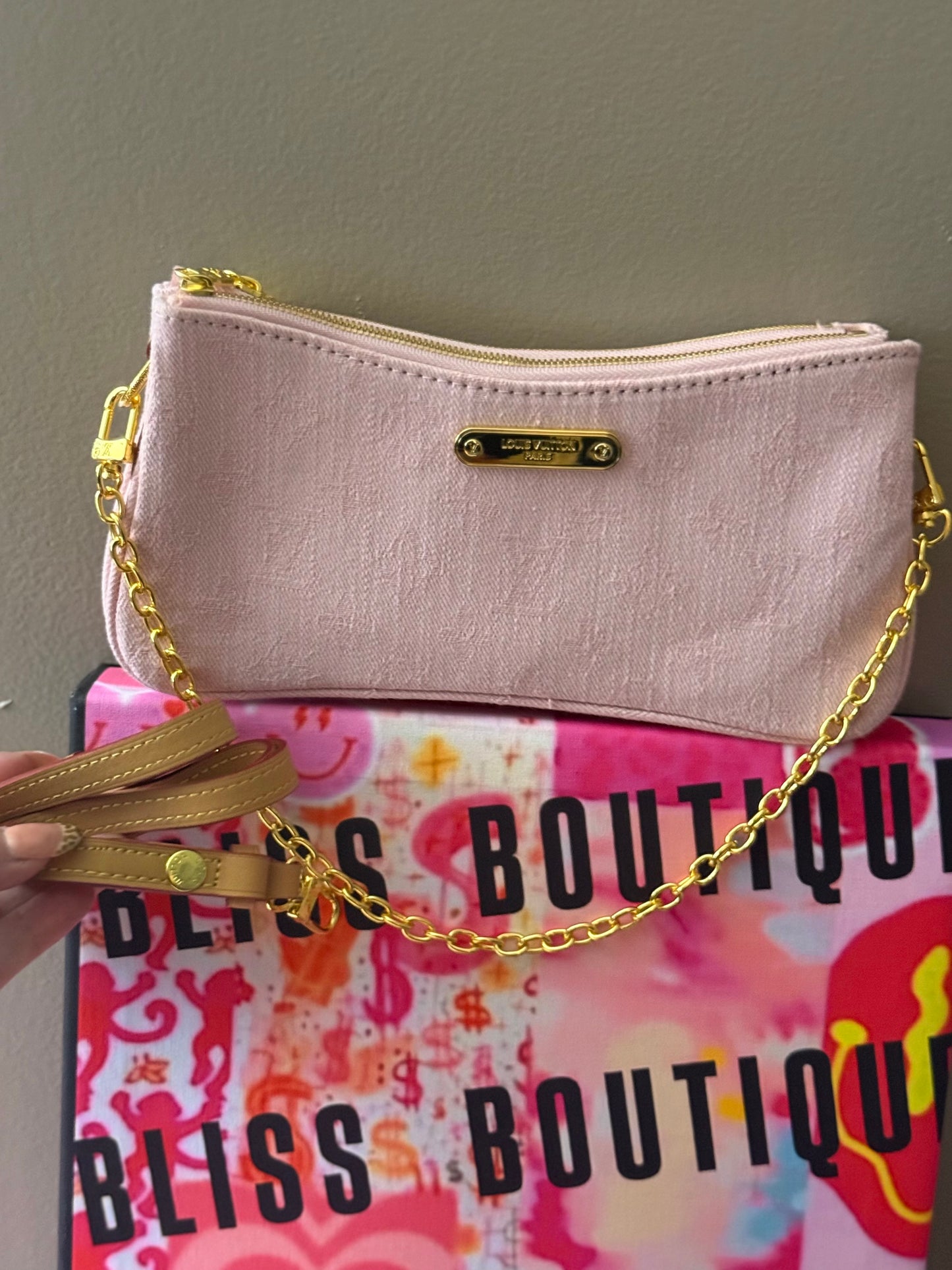 The Amelia purse