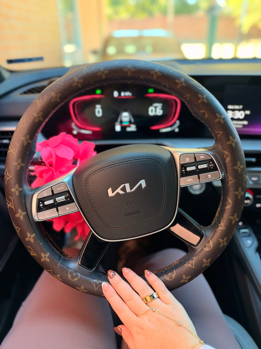 Liv steering wheel cover