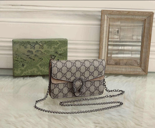 The Stella purse